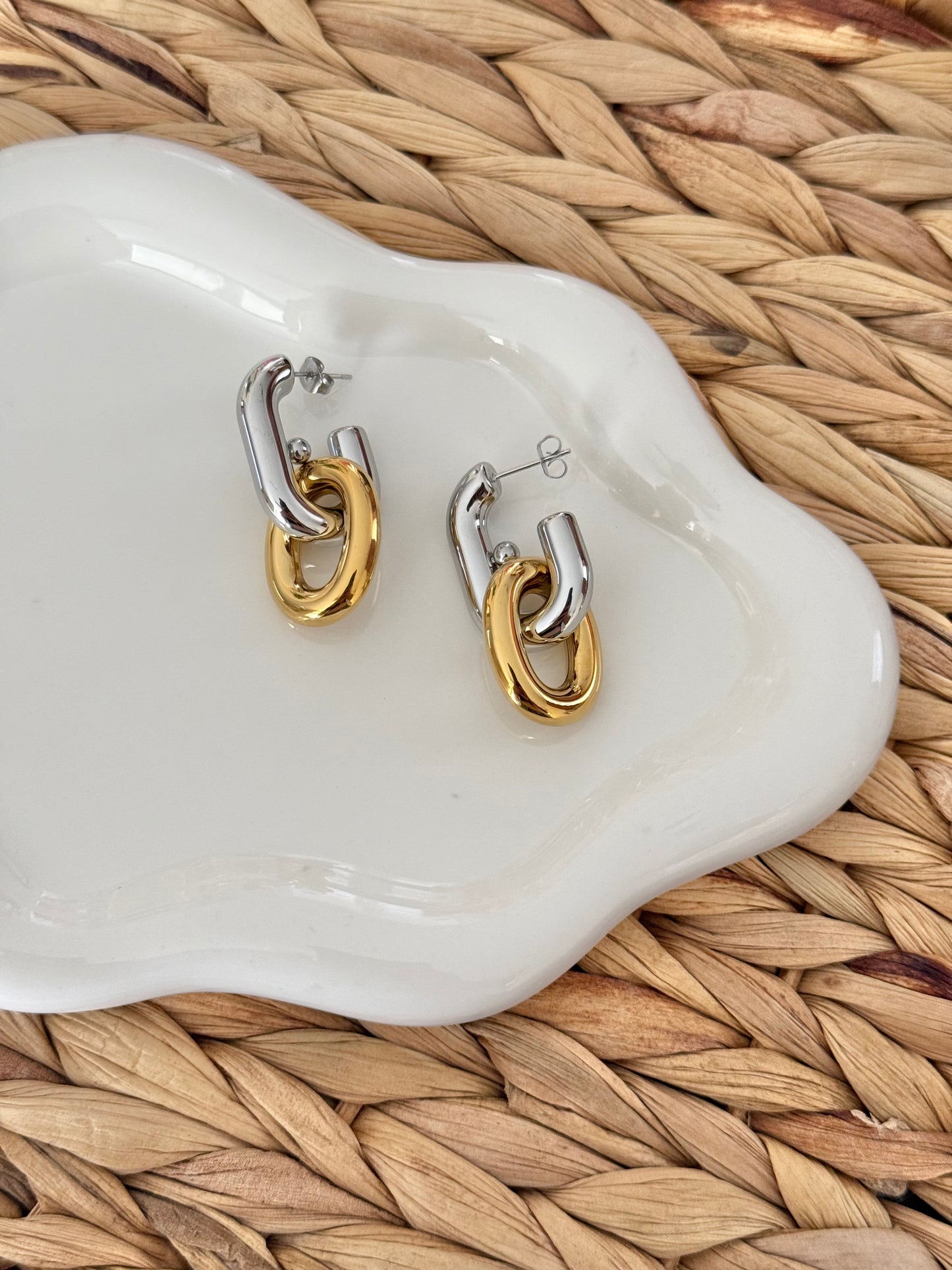 Link luxe earrings