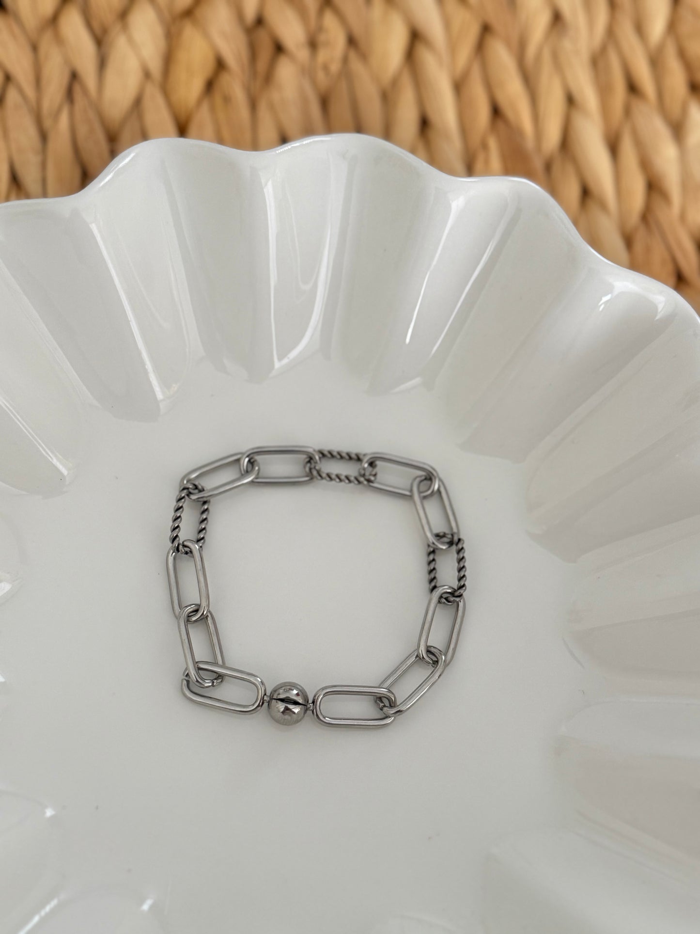 Paper clip silver