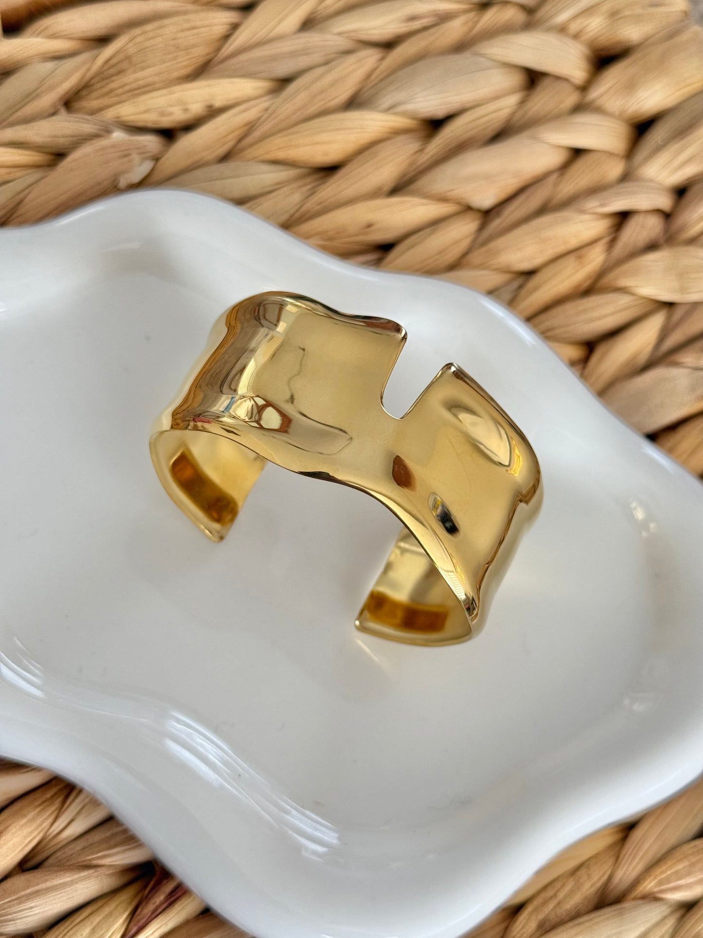Chunk golden cuff