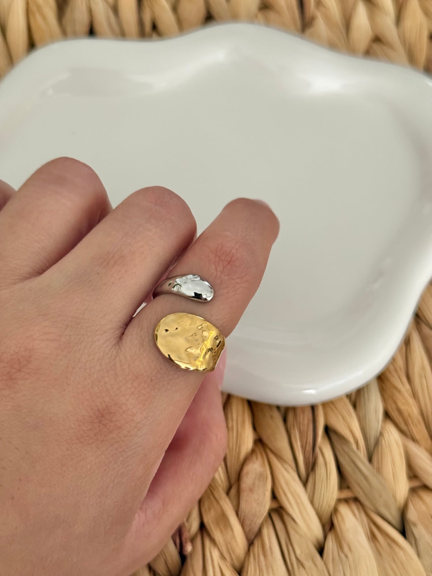 Mashed double tone ring