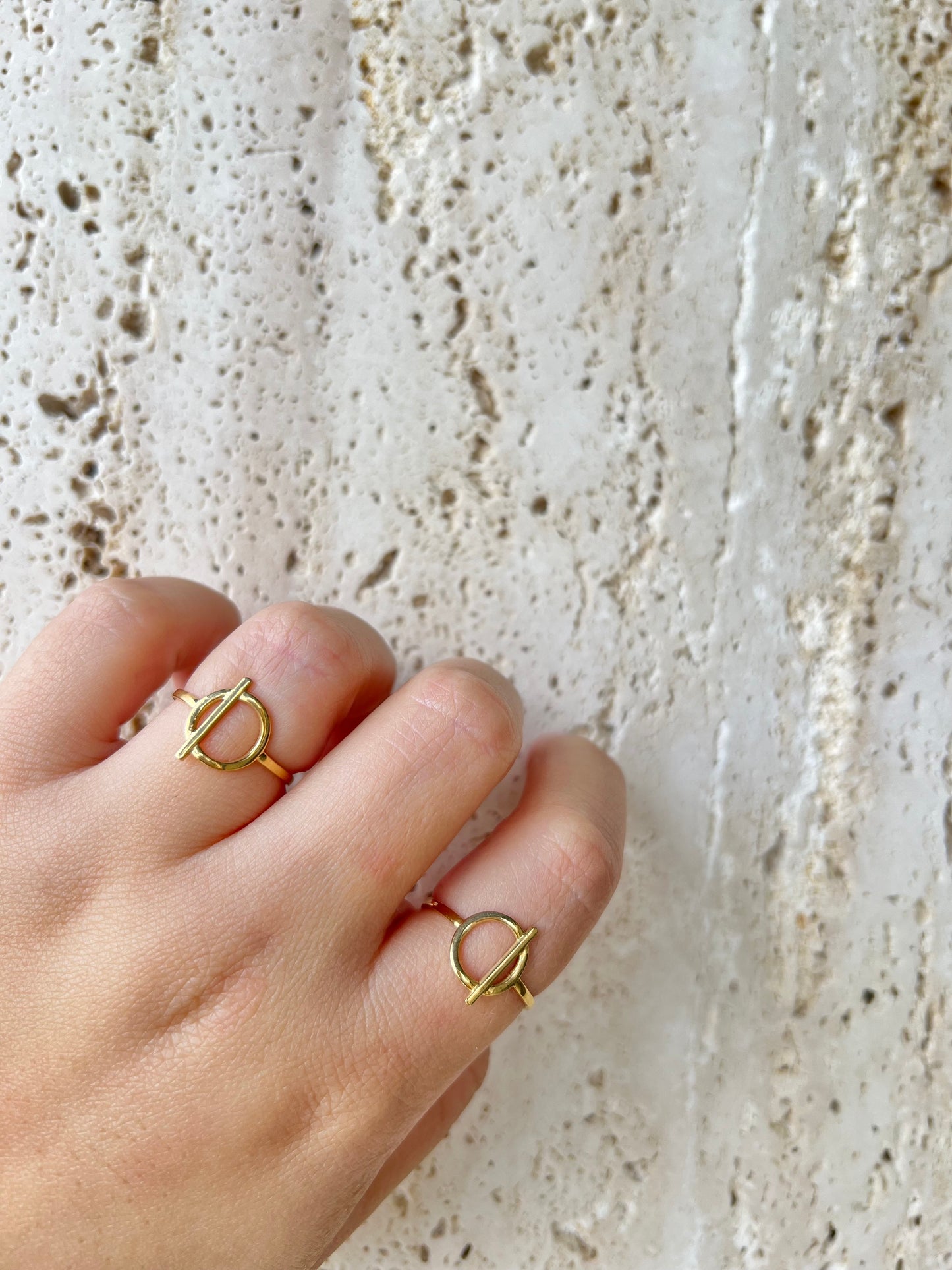 Knot round ring