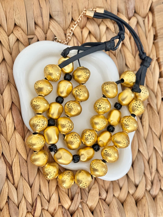 Beaded necklace gold