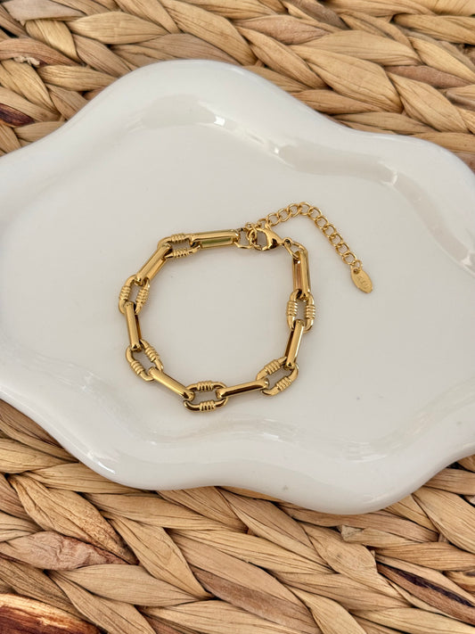 Horseshoe gold bracelet