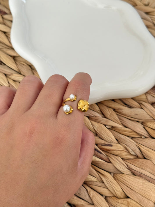 Dots pearl ring