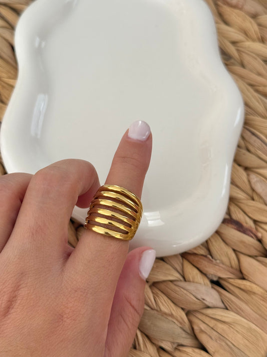 Lines special ring
