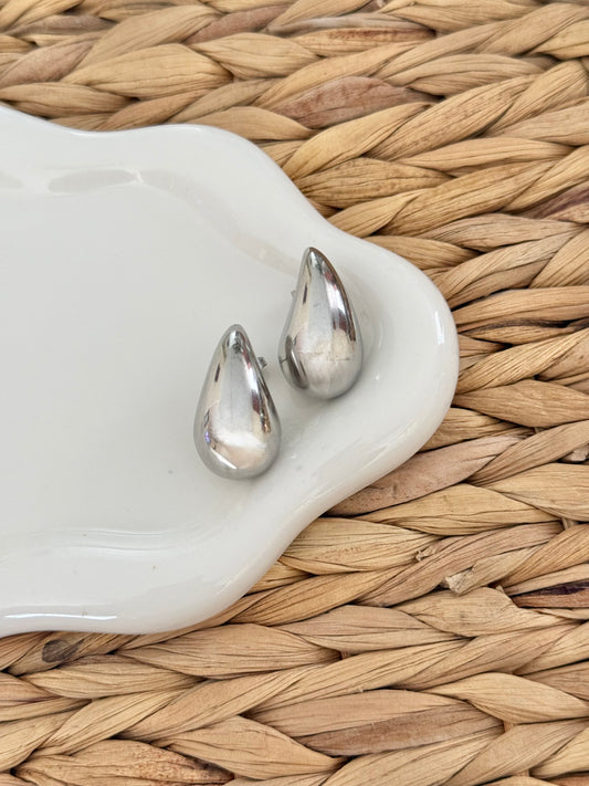 Drop silver earrings