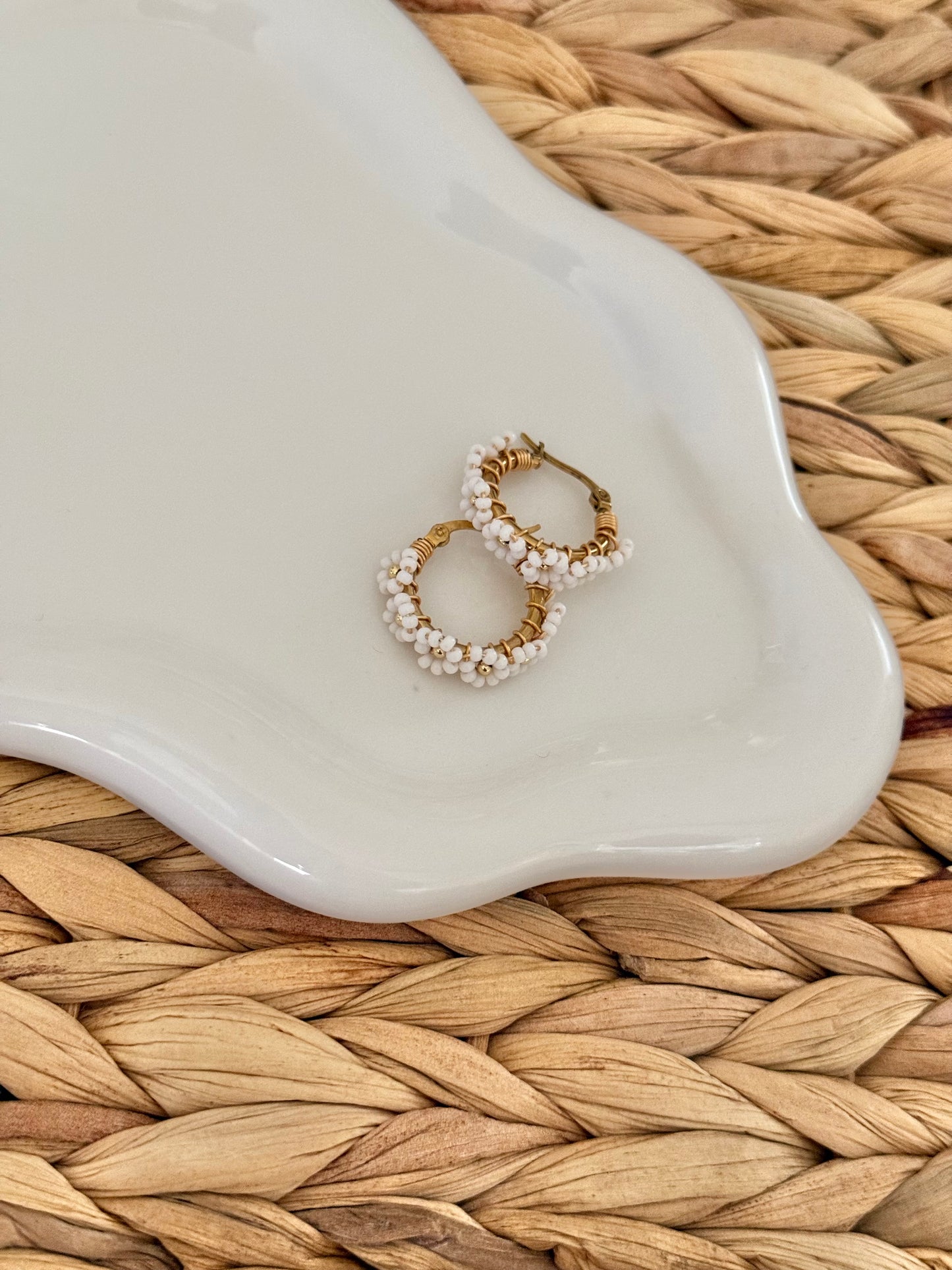 Flowers white hoops