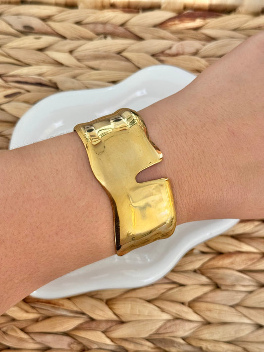 Chunk golden cuff