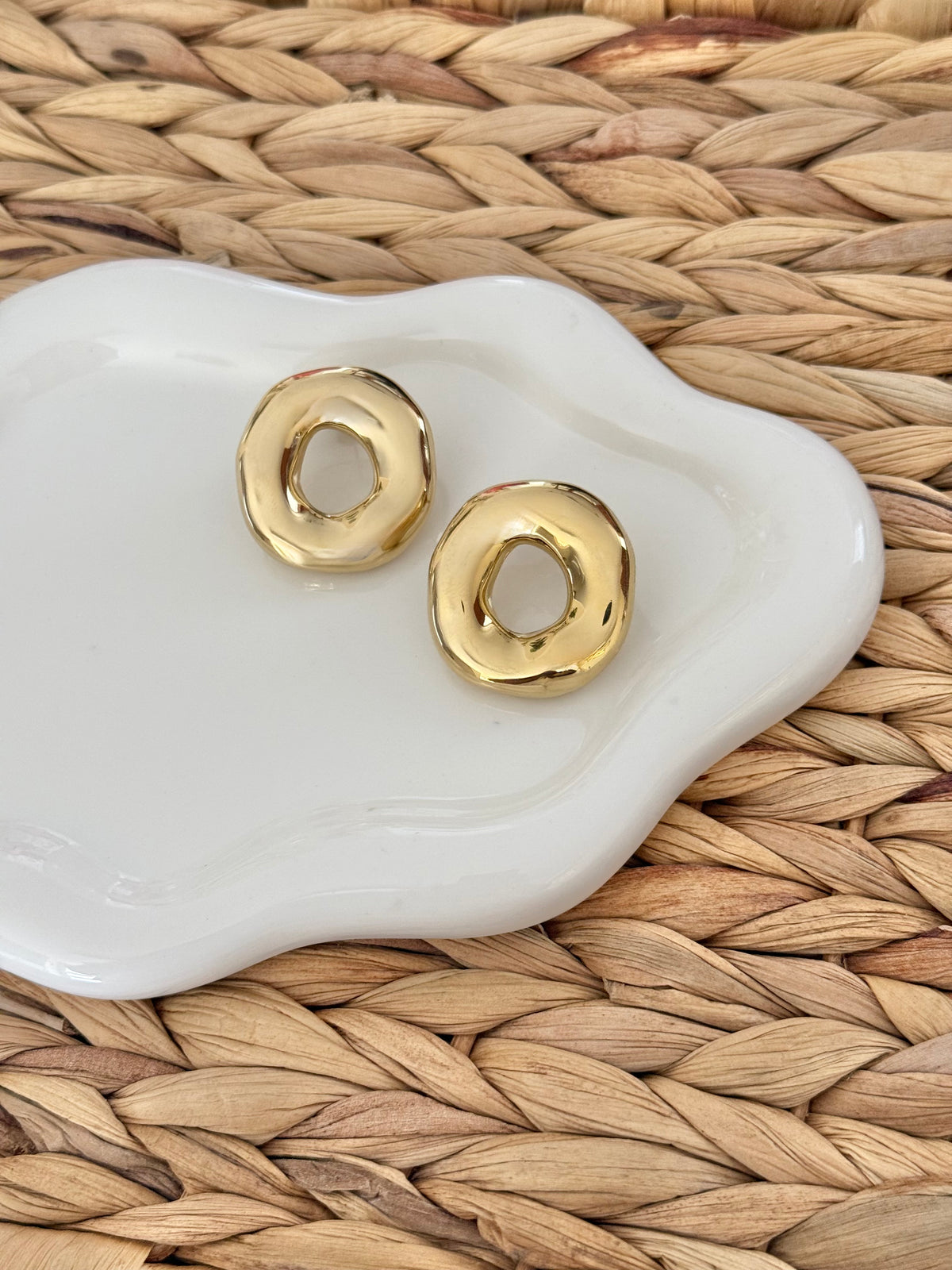 Bezel gold earrings