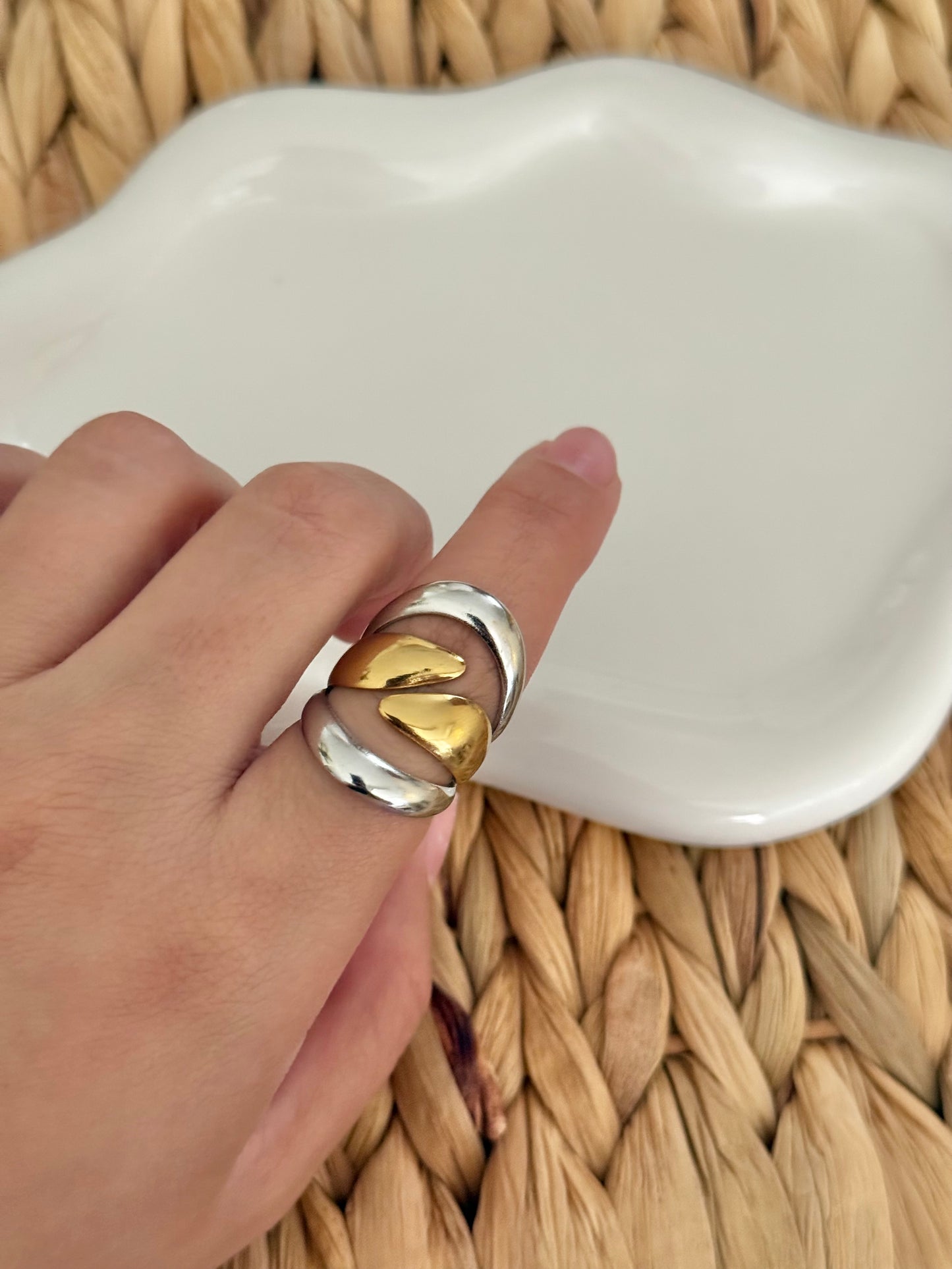 Elena double tone ring