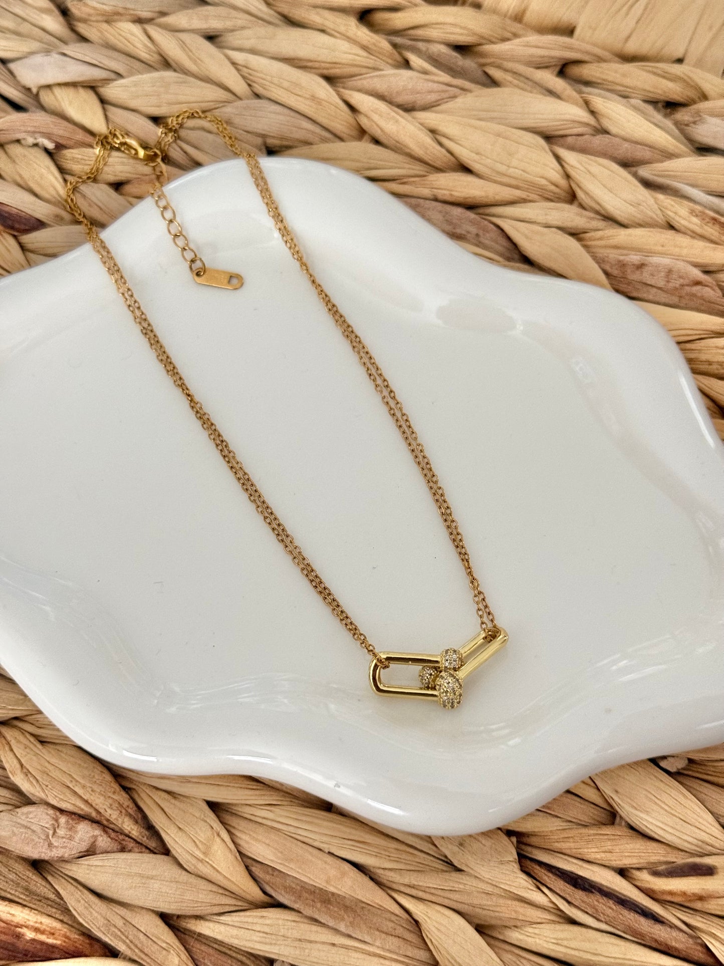 Tiffa gold necklace