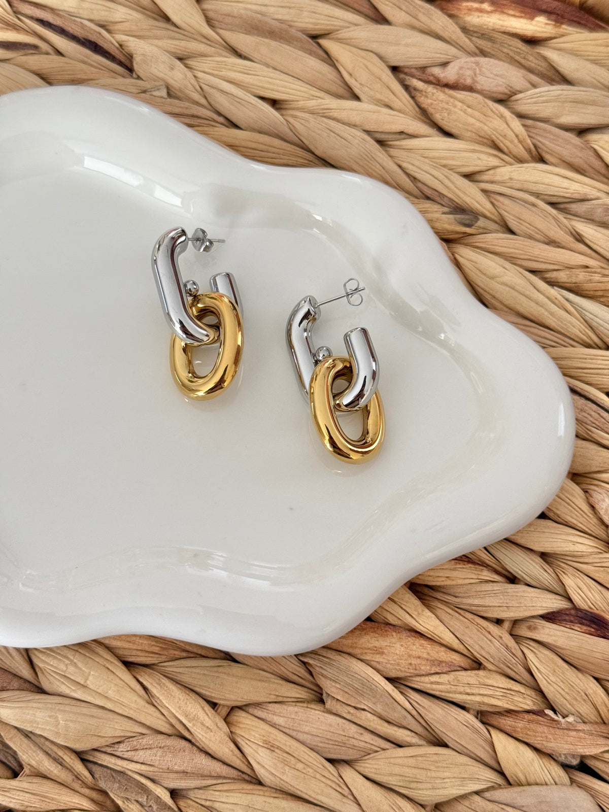 Link luxe earrings
