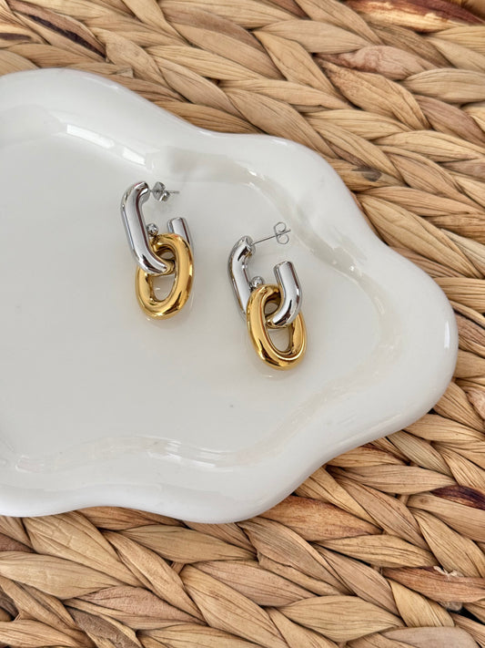 Link luxe earrings