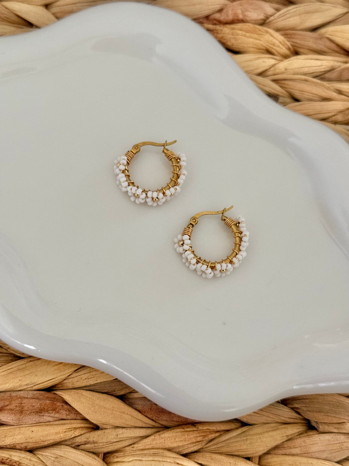 Flowers white hoops