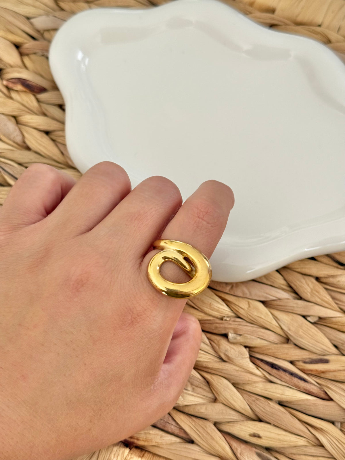 Knot chunk ring