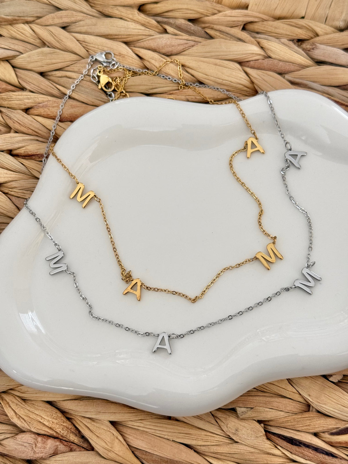Mamá silver necklace