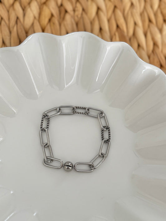 Paper clip silver