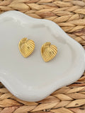 Heart line gold stud