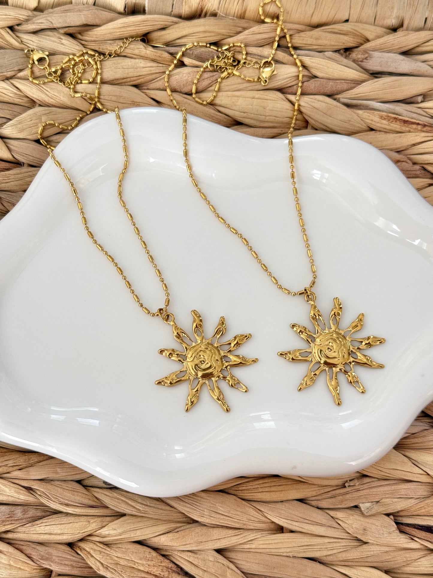 Sunny texture necklace