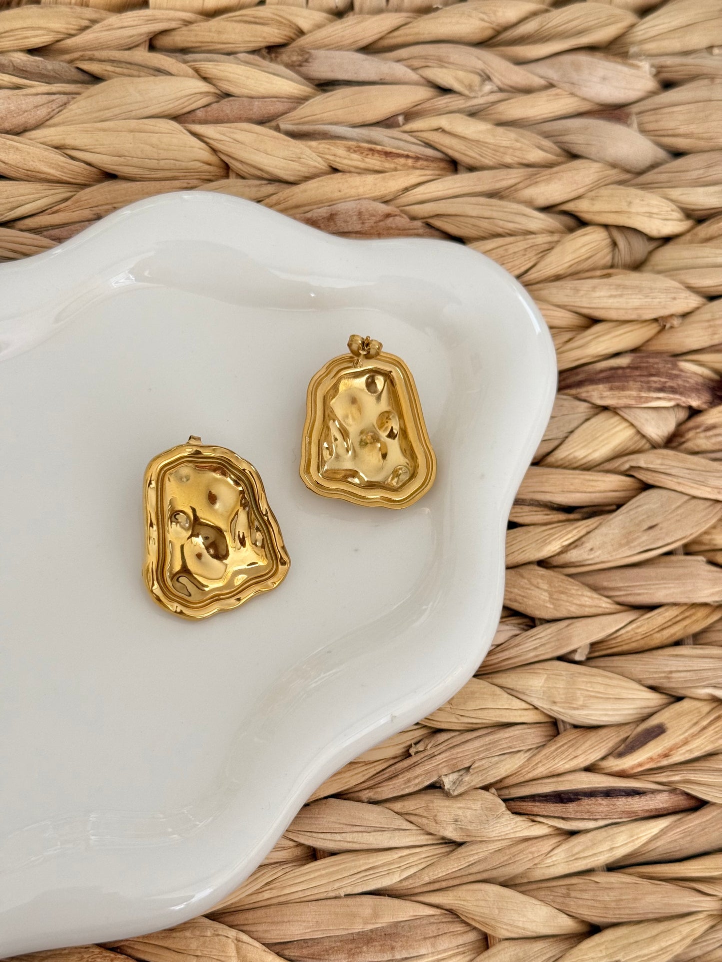Rock golden earrings