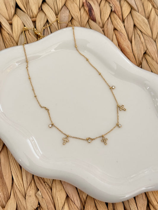 Cross dainty necklace