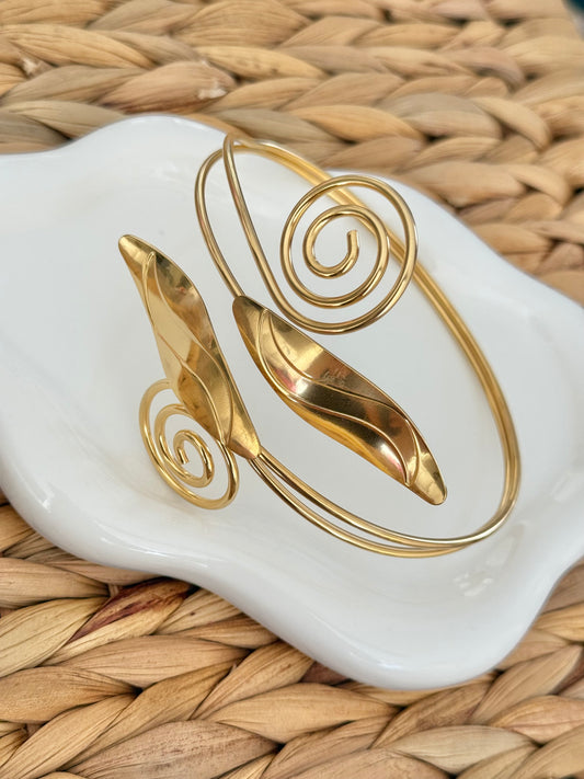 Arm bracelet