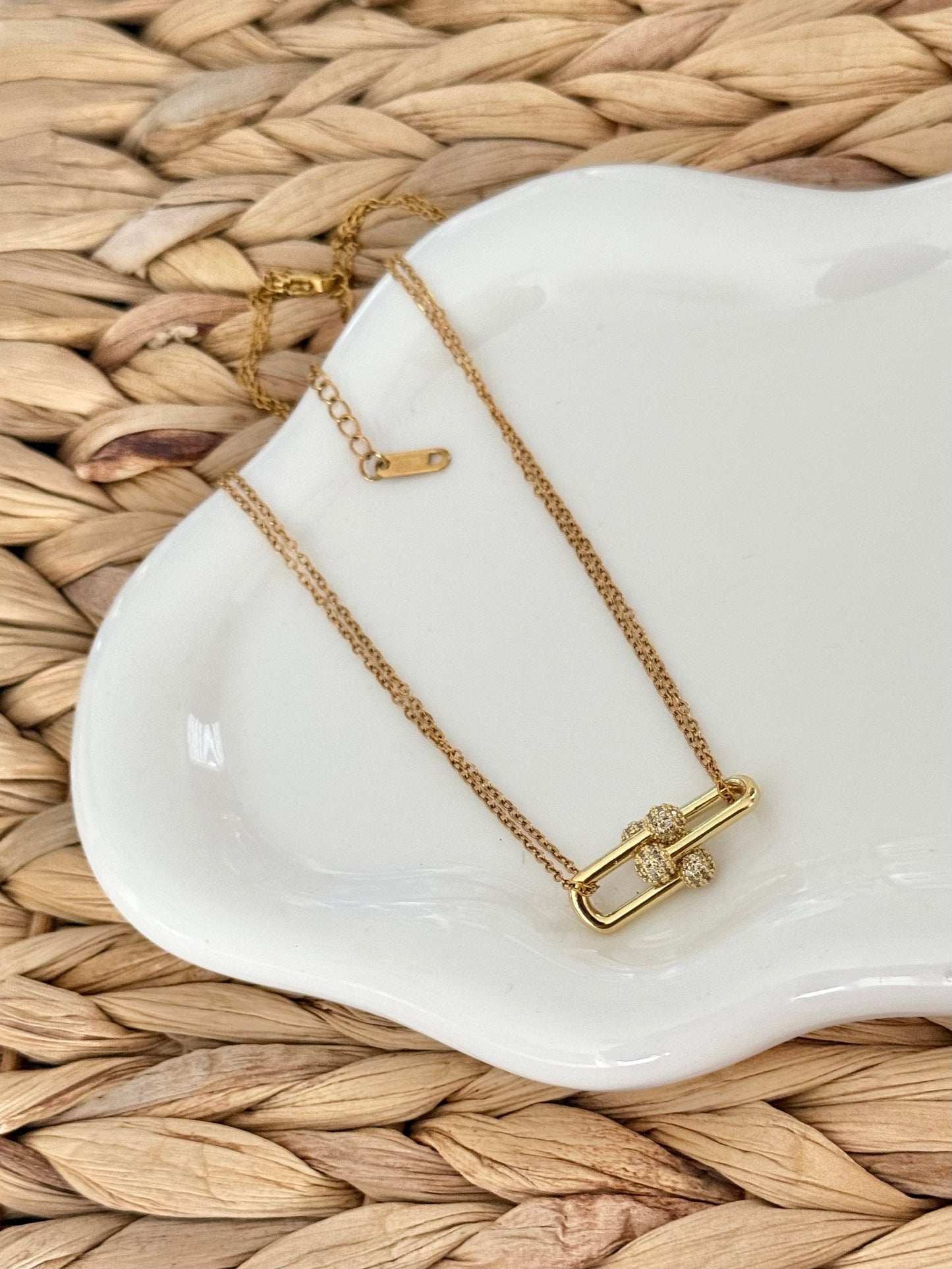 Tiffa gold necklace