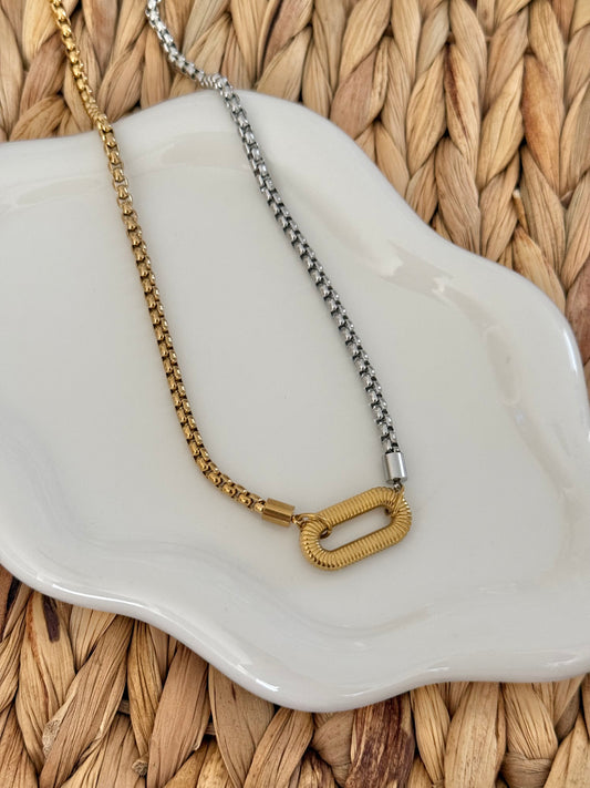 Scraw double tone necklace