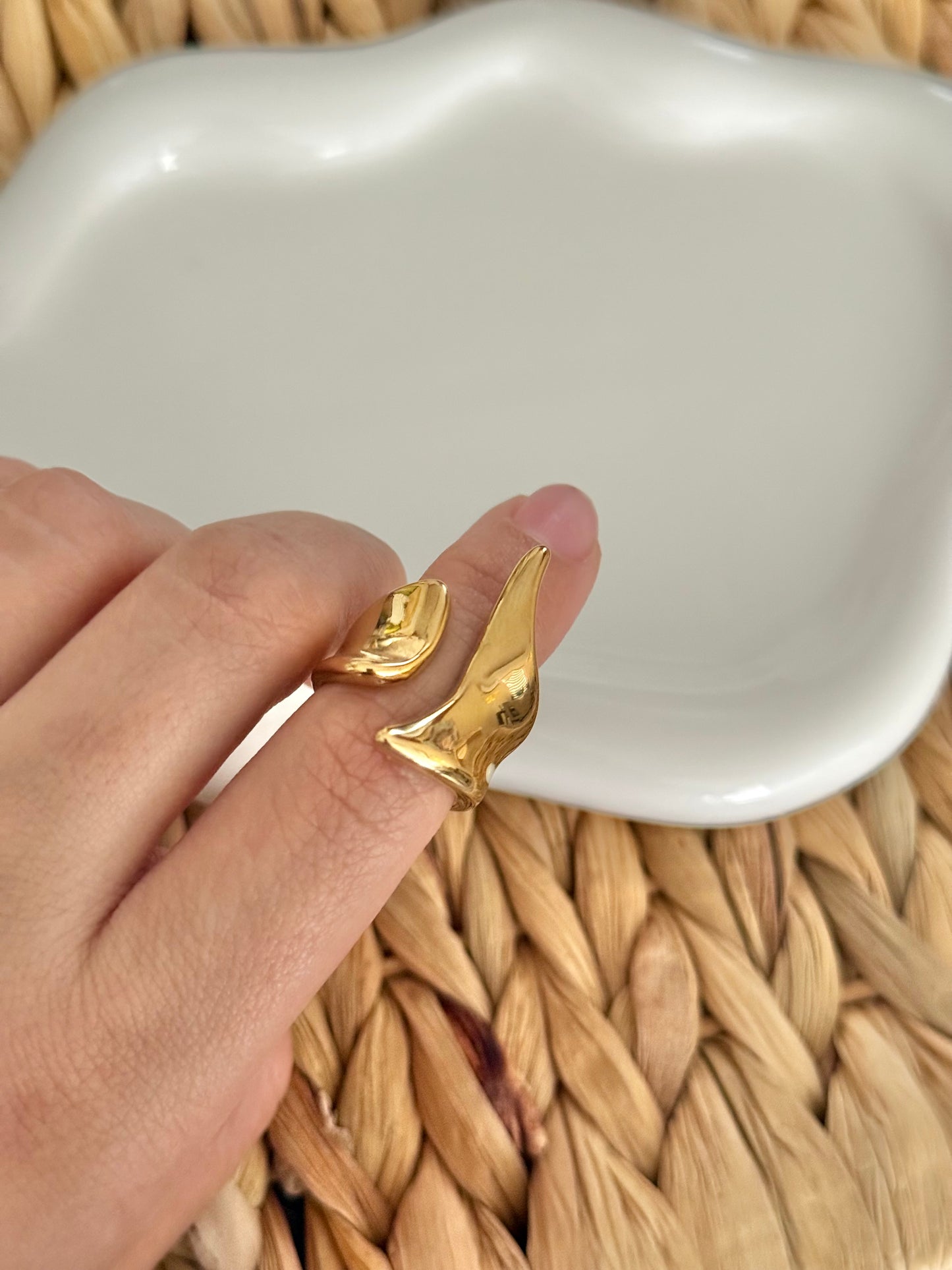 Cecilia gold ring