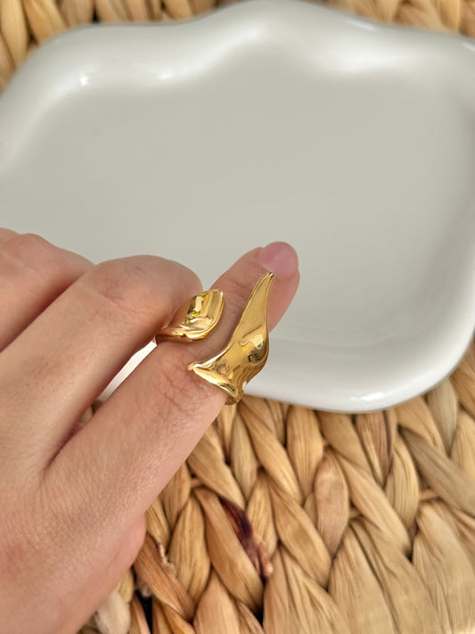 Cecilia gold ring