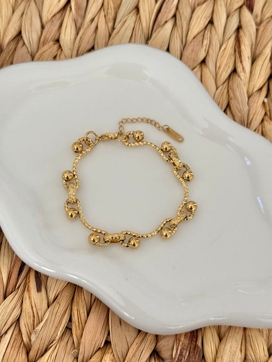 Inseparable gold bracelet