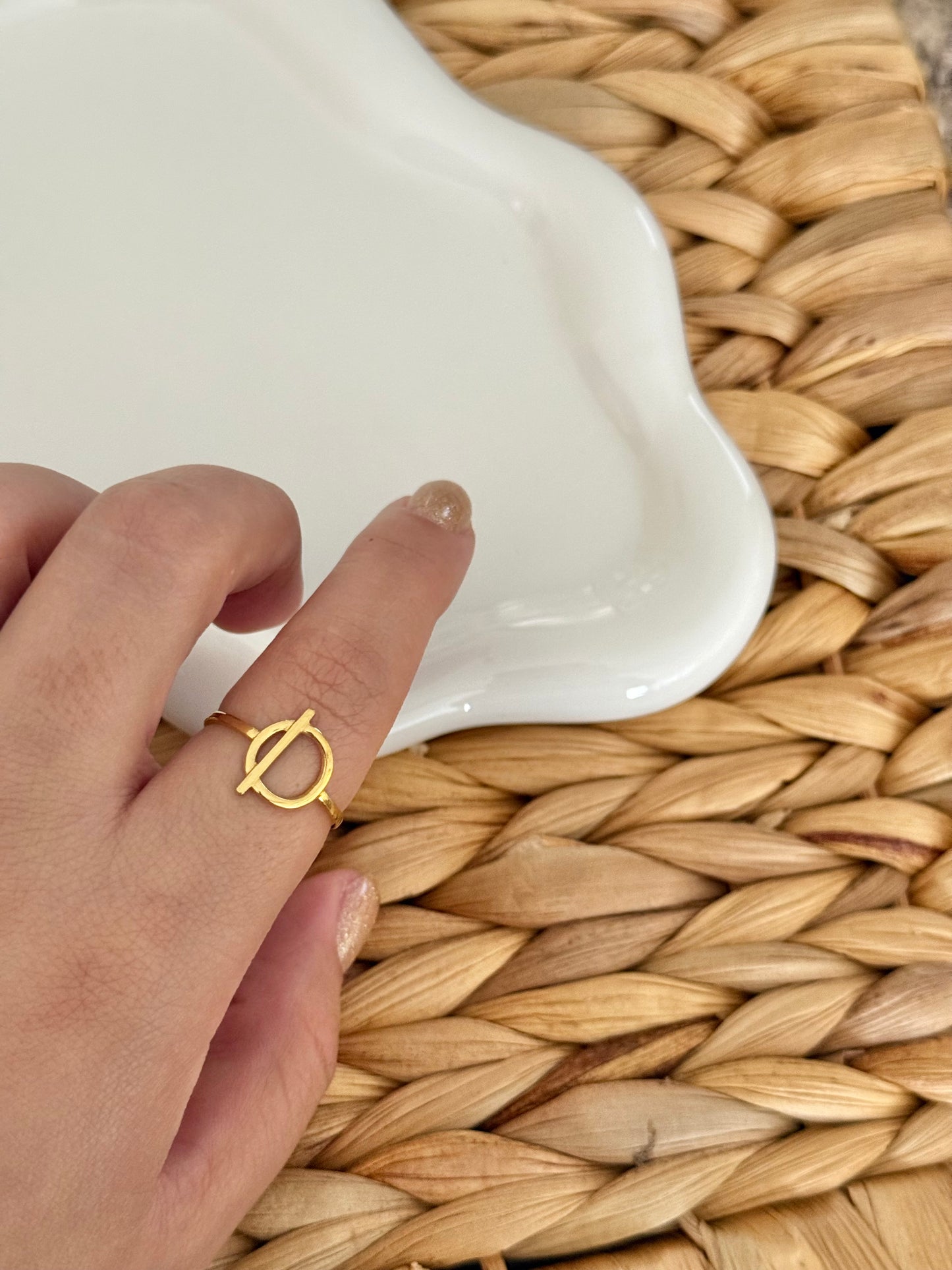 Knot round ring