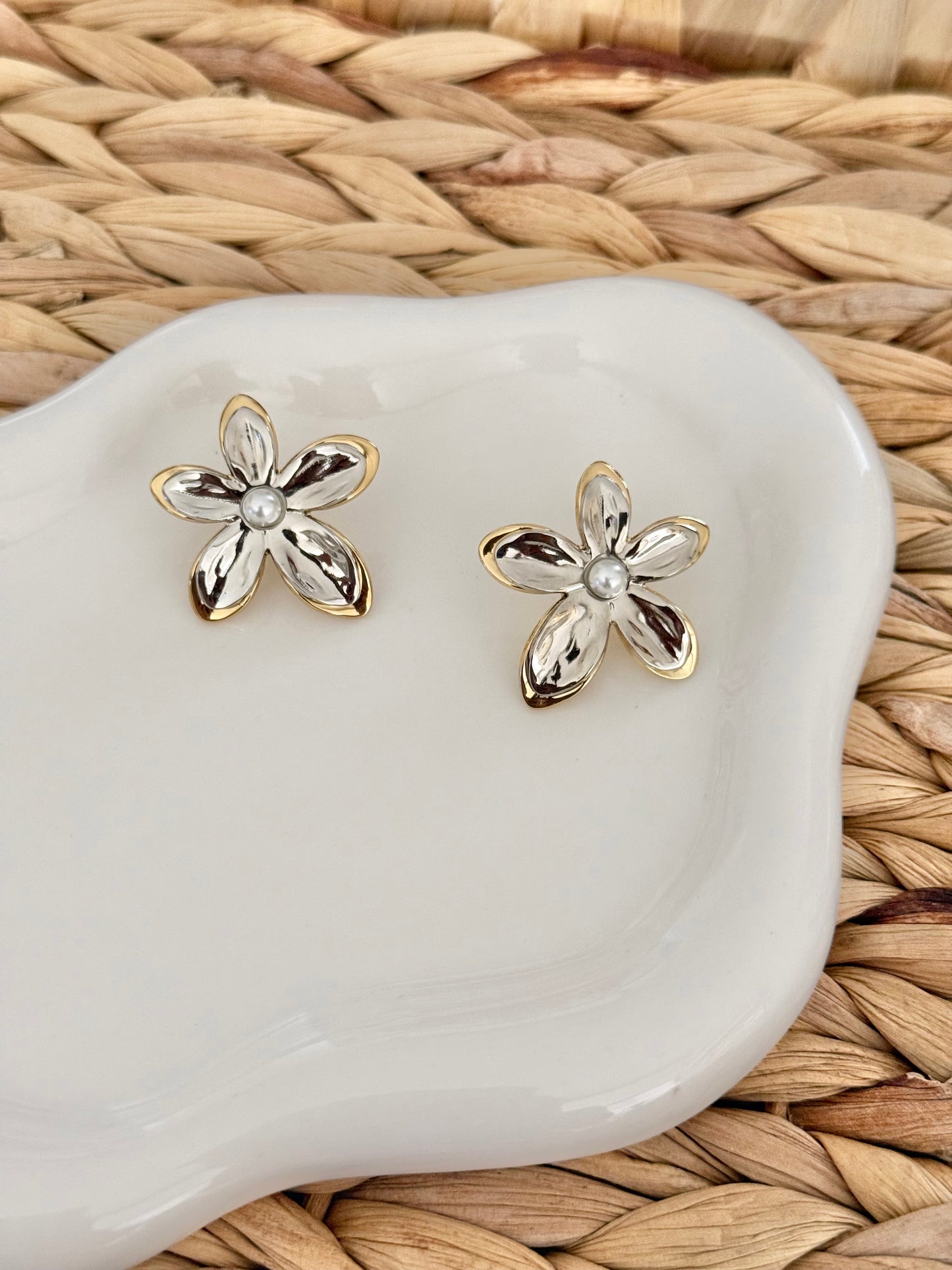 Daisy earrings