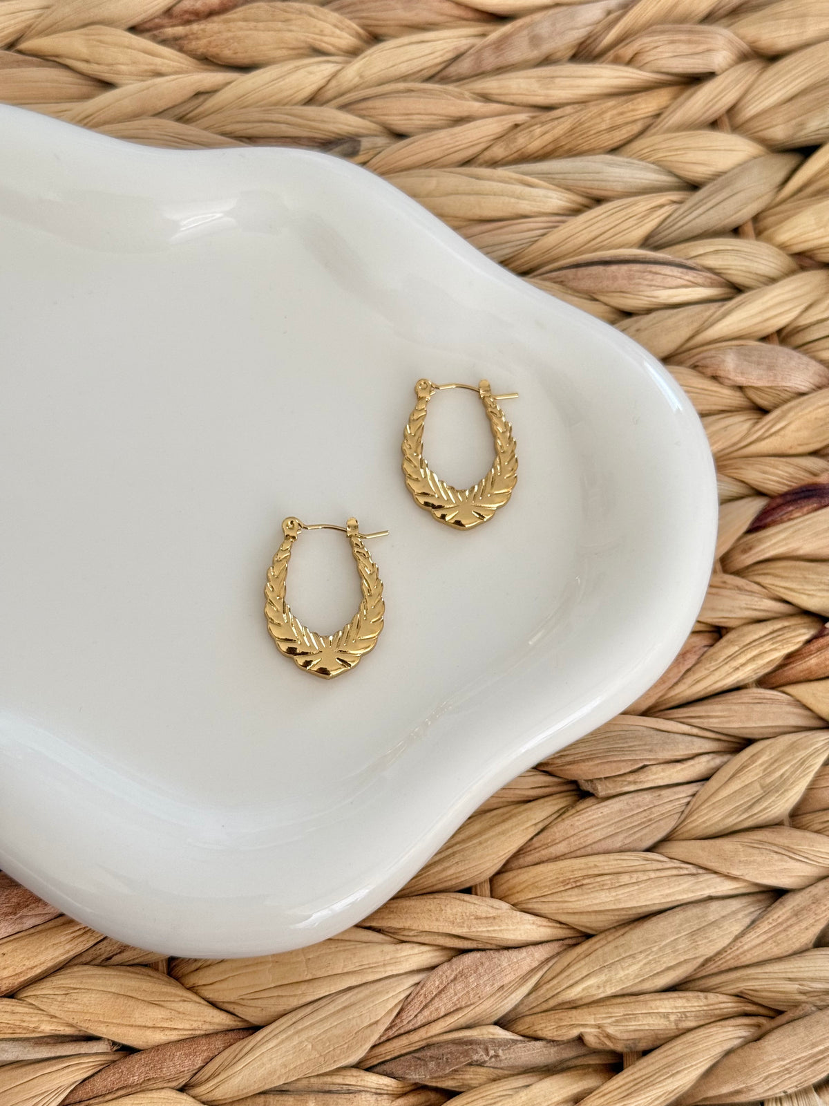 Oriana hoops