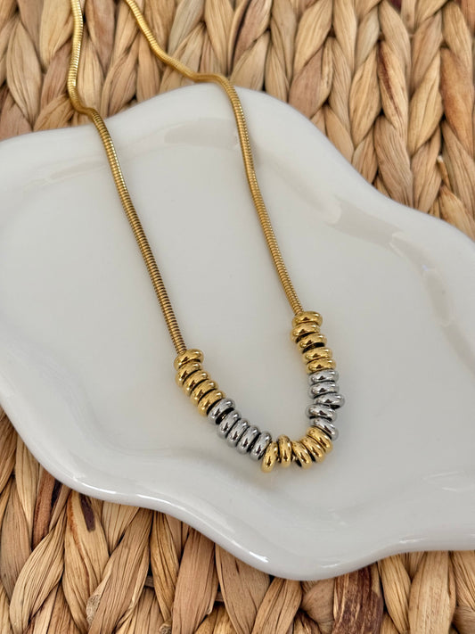 Cattaleya double tone necklace