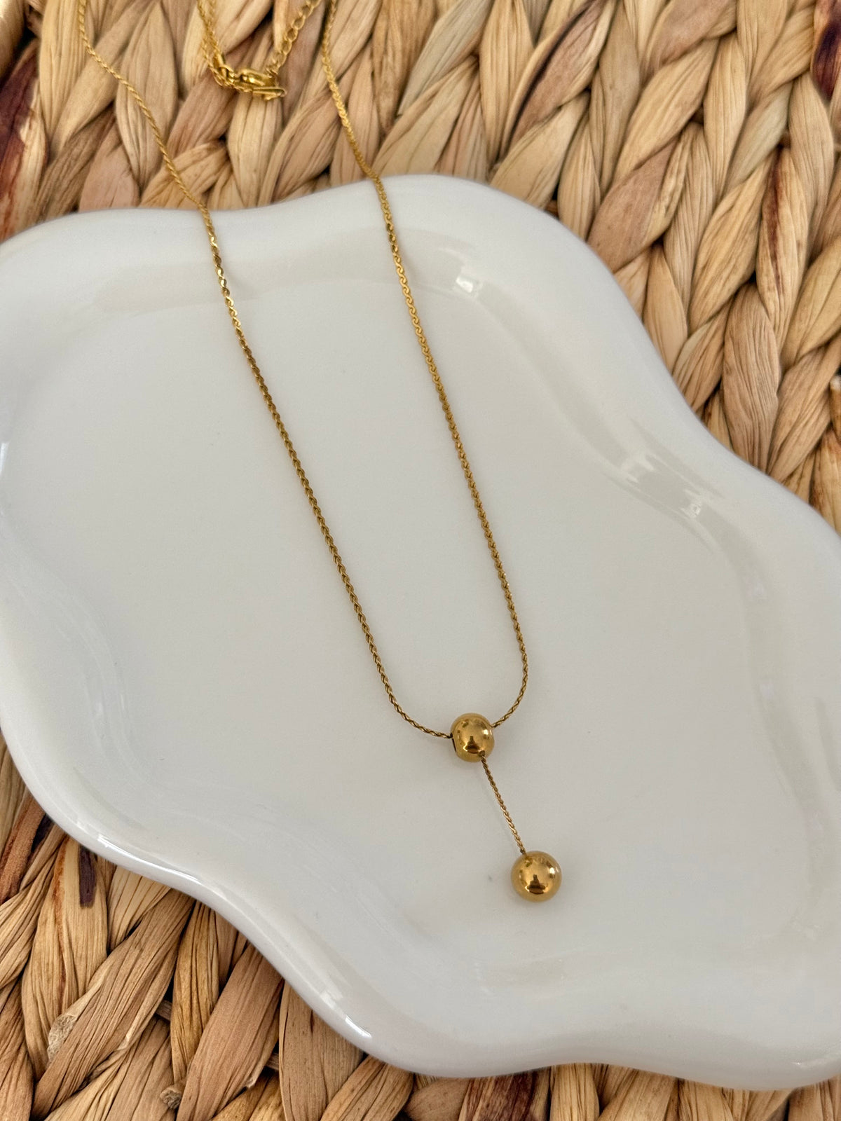 Double ball golden necklace