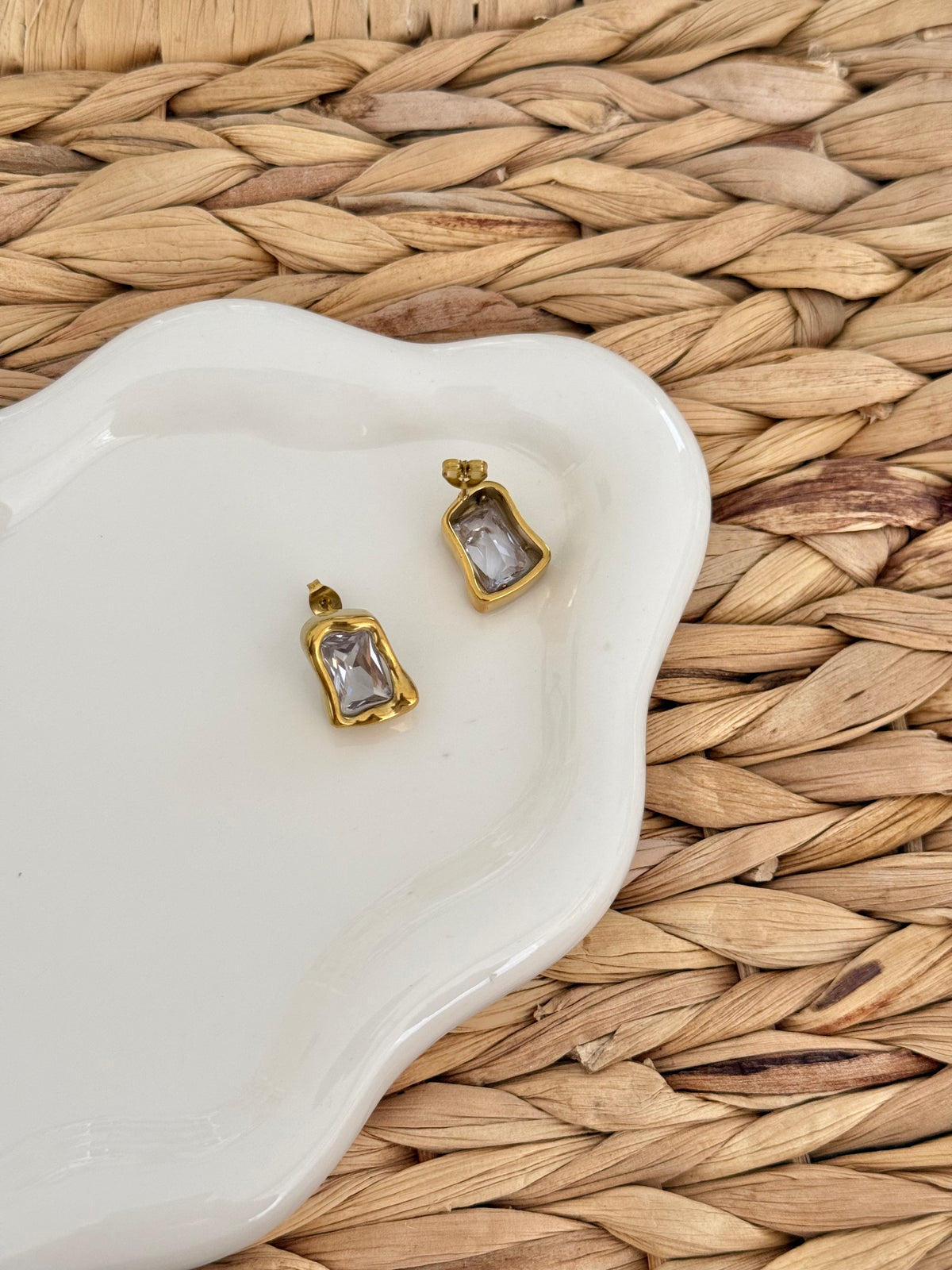 Square clear stud earrings