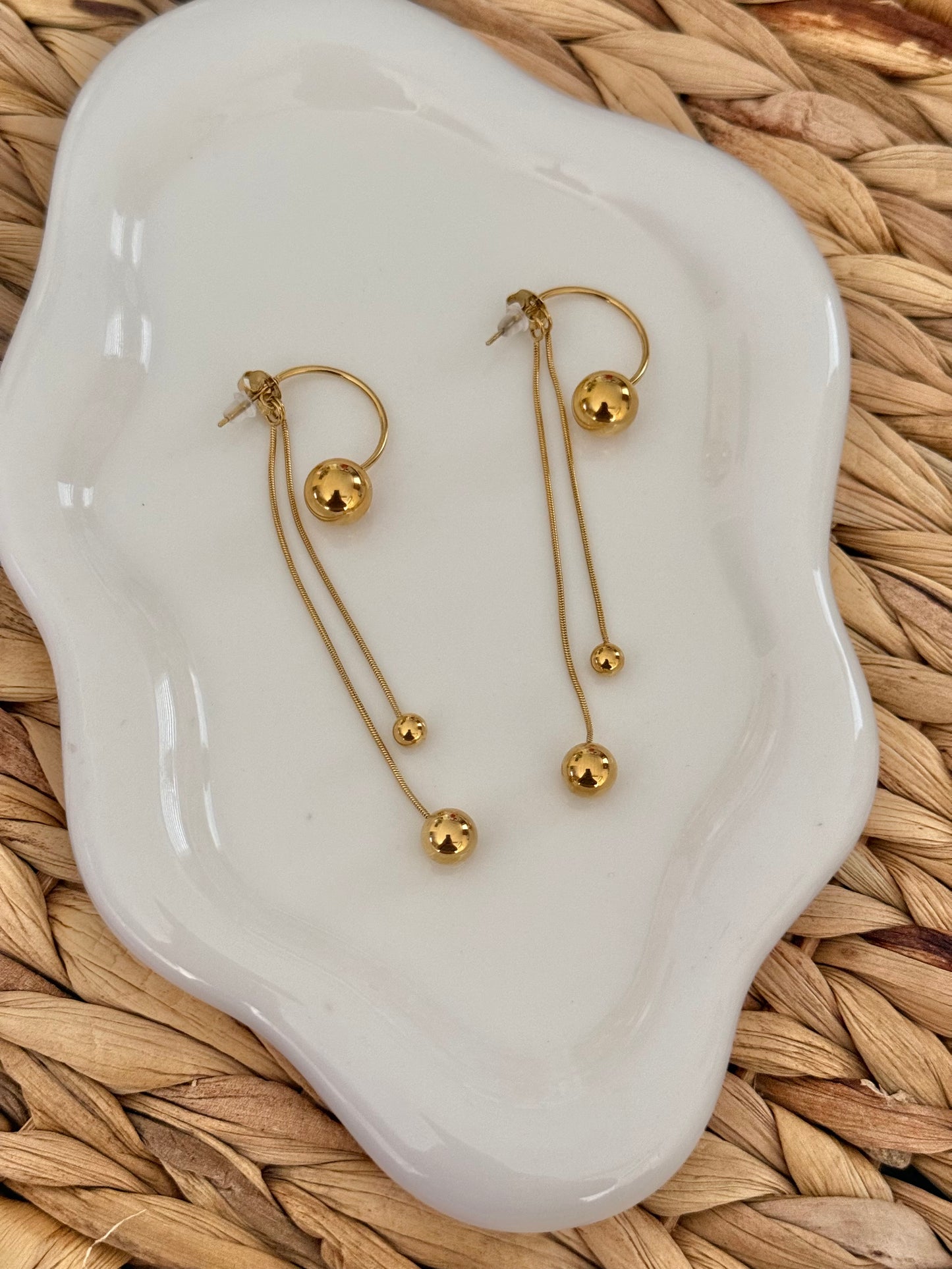 Ali gold earrings