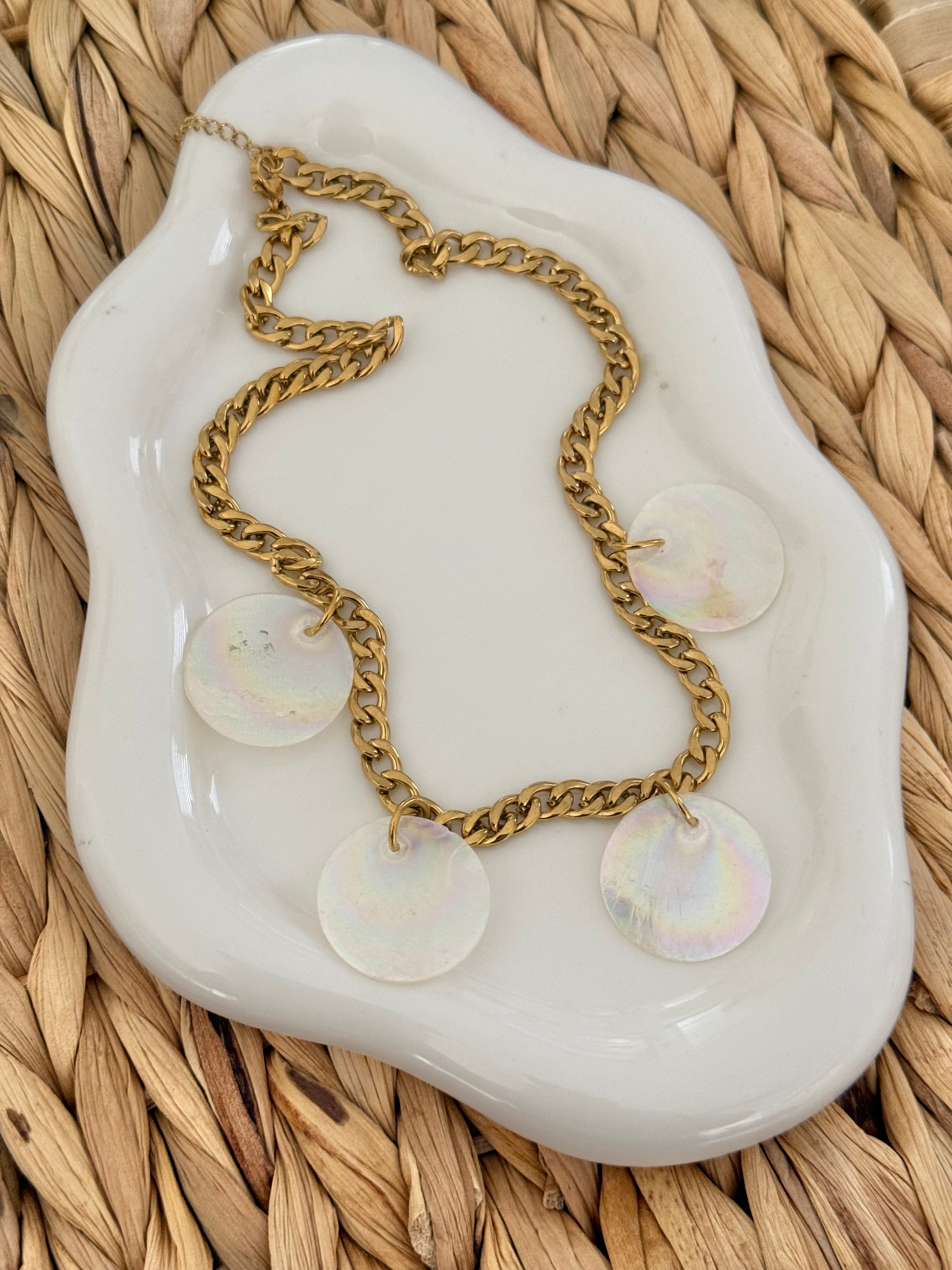 Nacar fall necklace