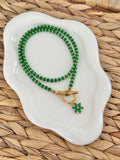 Green daisy necklace
