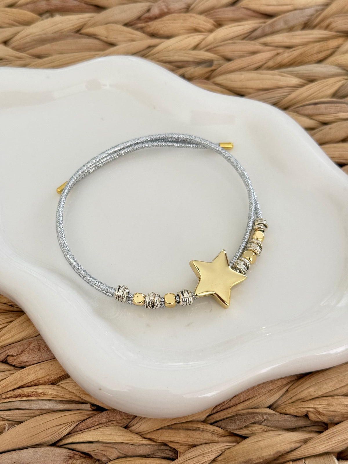 Star magnet necklace