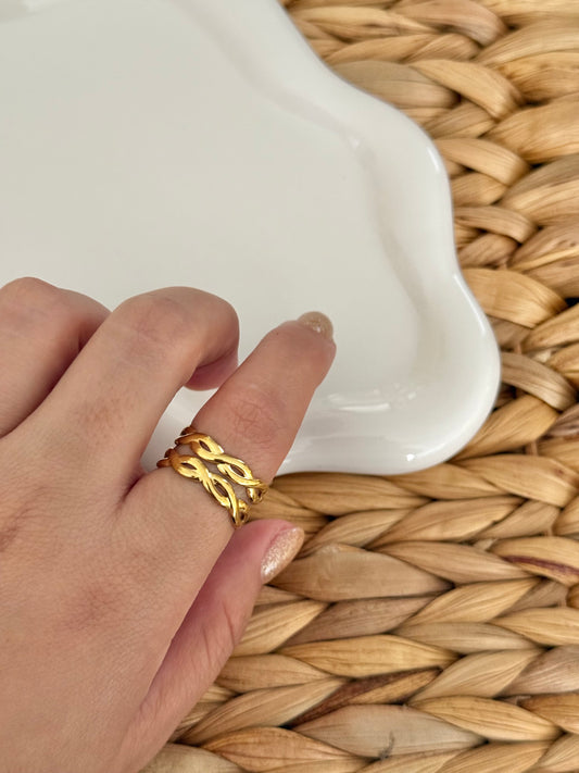 Infinite ring