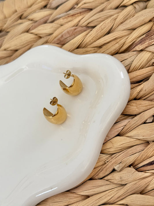 Flat round earrings