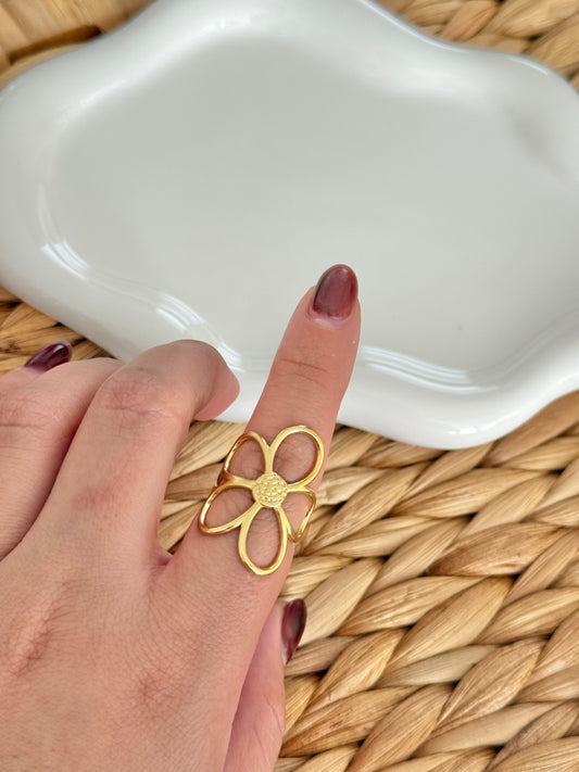 Daisy gold ring