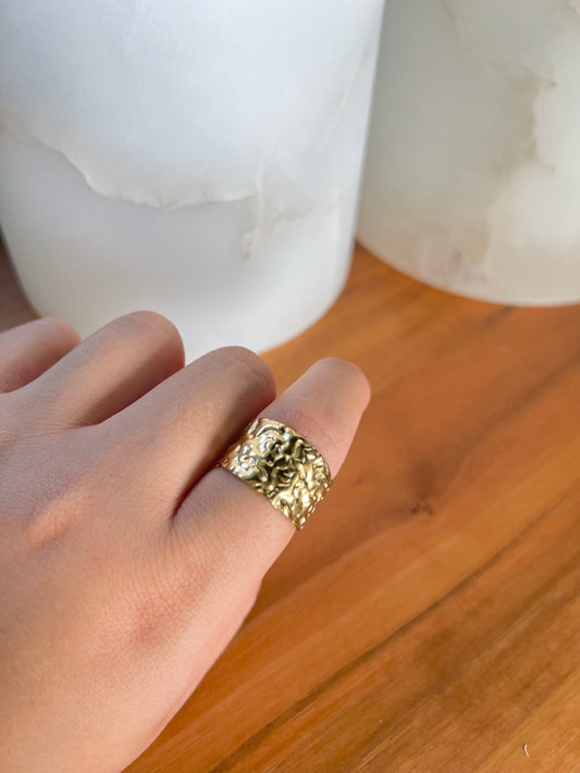 Cleo ring