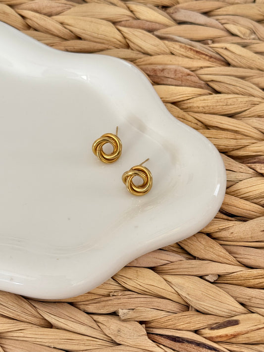 Knot stud earrings