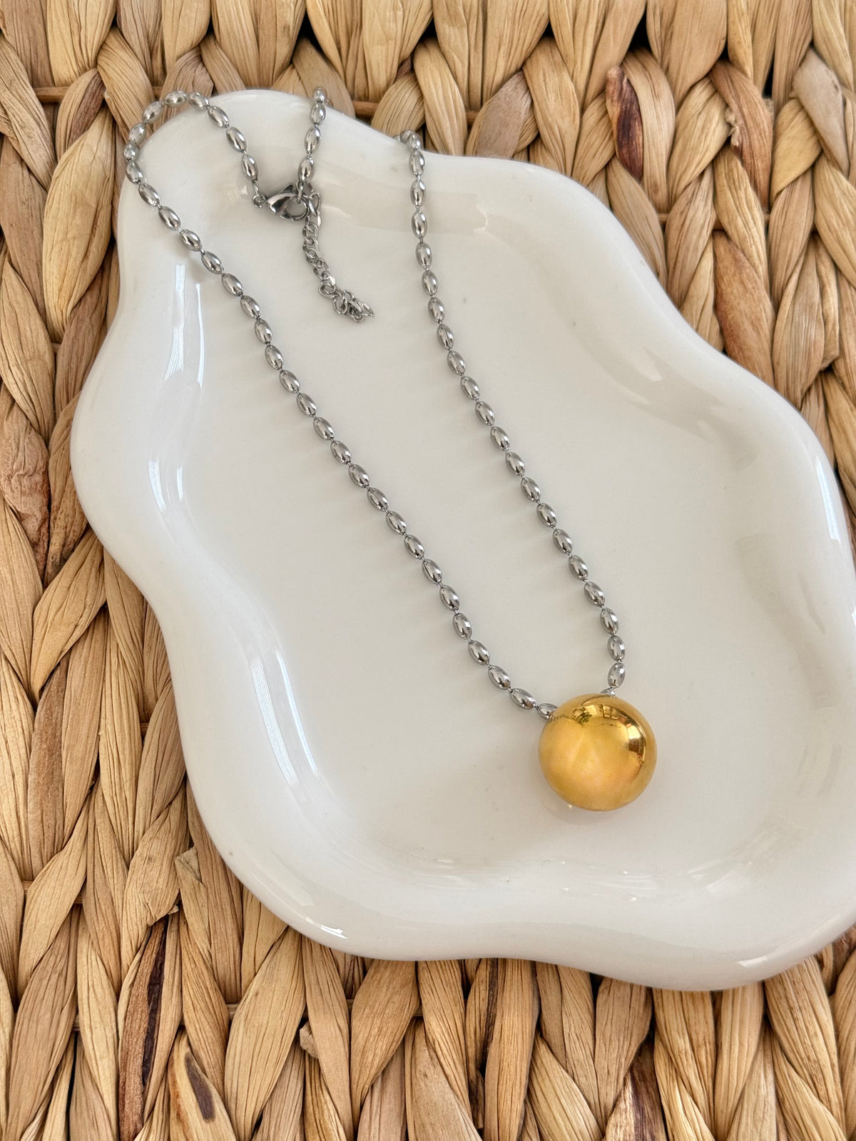 Big ball double tone necklace